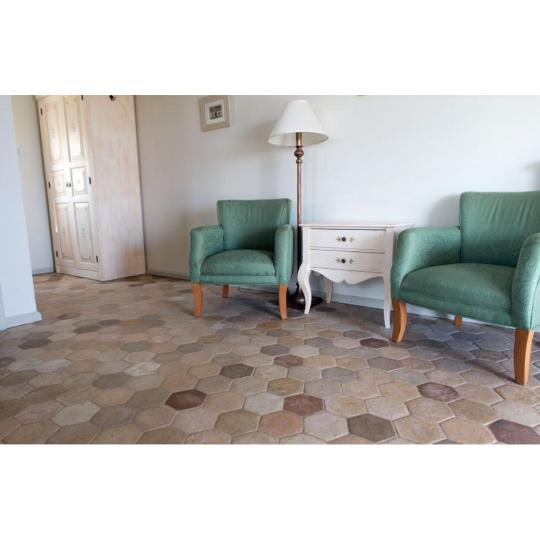 bezs kek country paraszthaz balaton padlolap hexa hatszogletu padloburkolat jarolap falburkolat mediterran klasszikus furdoszoba burkolat csempe cementlap provansz provence toszkana lakberendezes.jpg